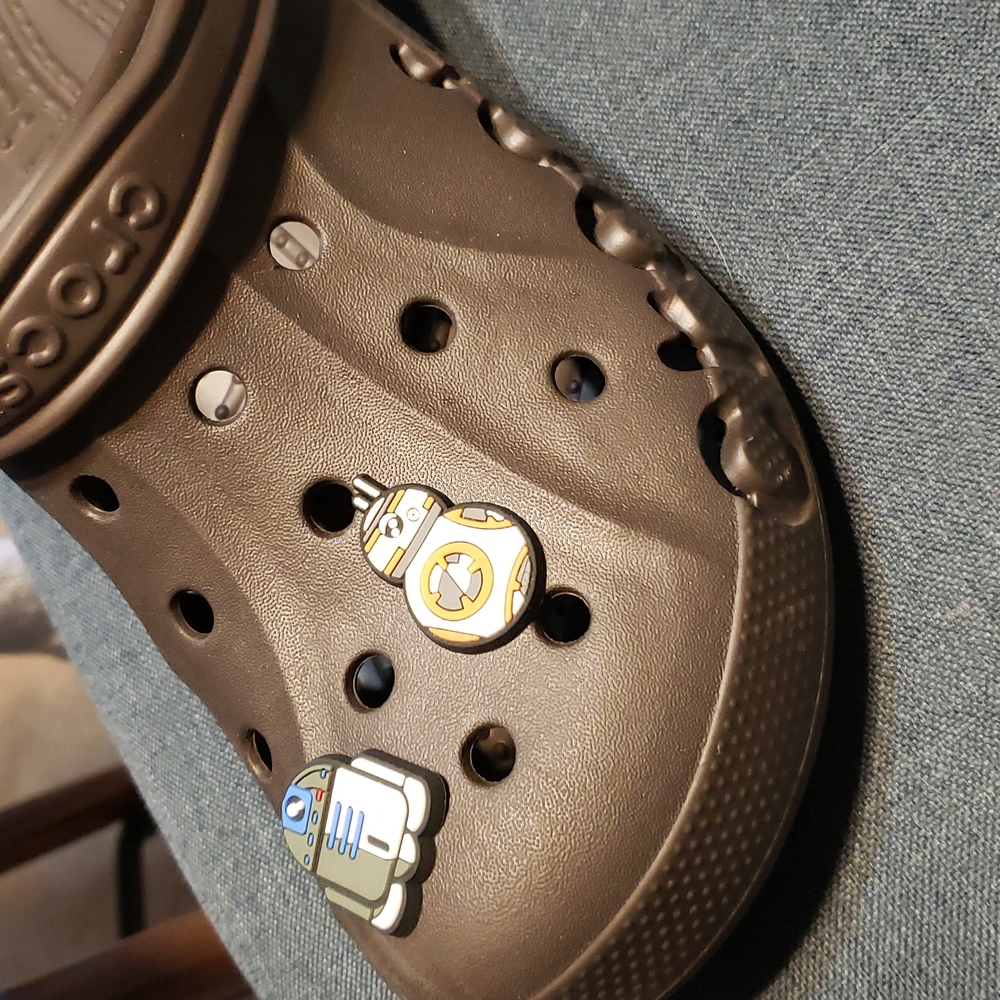 Two pack Star Wars Croc charms BB-8 and R2-D2